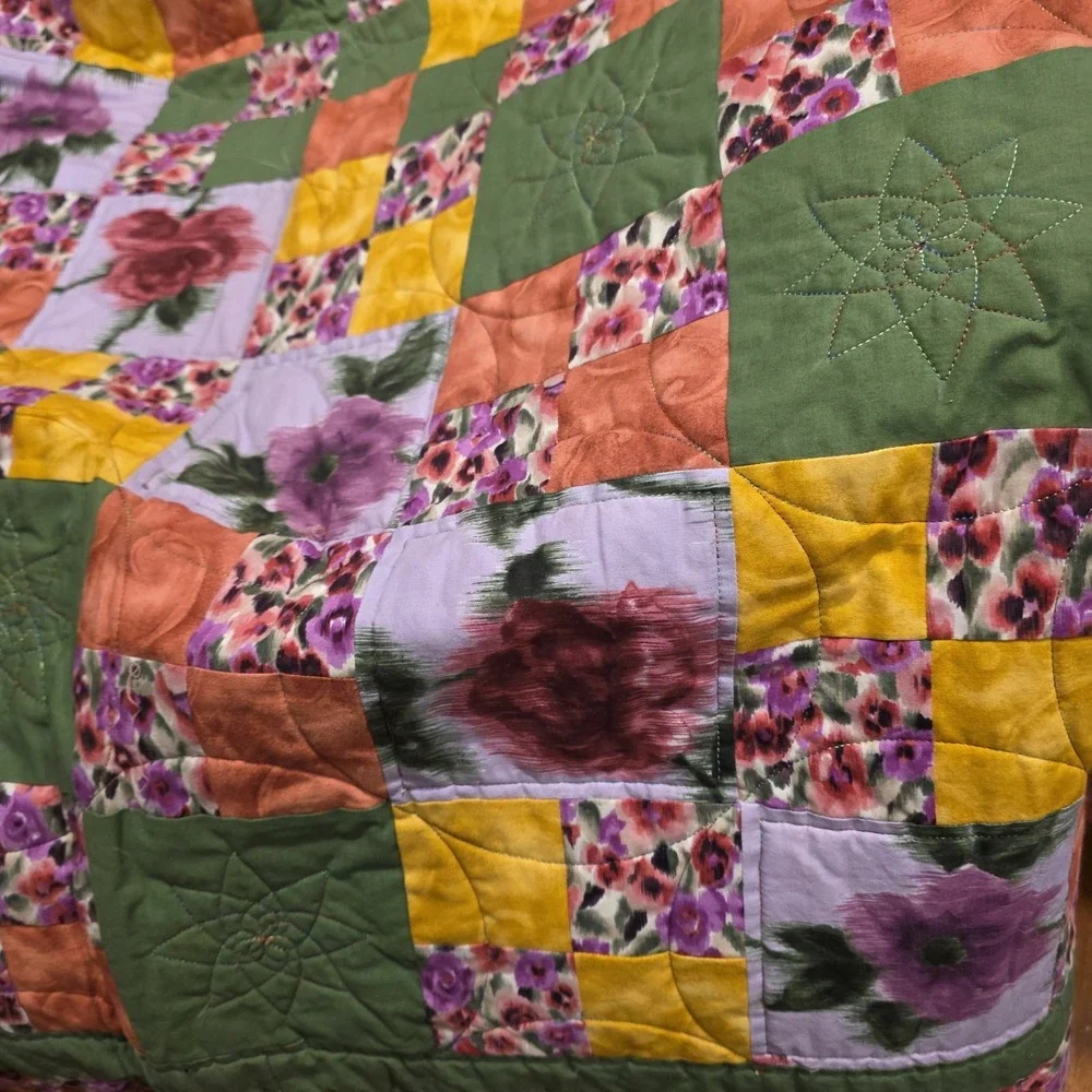Quilt 62x62.5 Handmade Machine‎ Sewn Pink  Green Ivory Yellow Roses Floral Patch